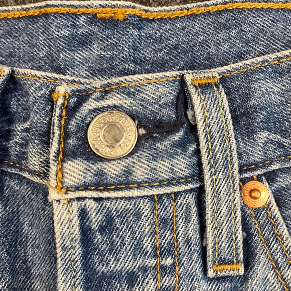 Levis 501 Original High Waisted Distressed Denim Cut Off Shorts Light Wash NWOT - Picture 2 of 10